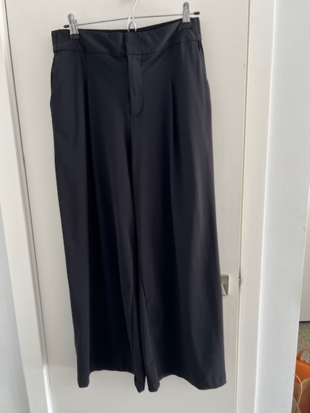 ATHLETA BLACK DRESS PANTS WIDE LEG LIKE NEW SZ 8